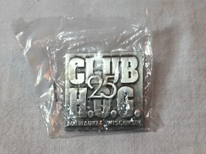 'NOS' Harley Owners Group Club 'HOG' 25 Milwaukee Wisconsin Jacket Vest Pin - Picture 1 of 4