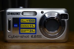Sony Cybershot Dsc-S600 & Accessories, 6Mp Compact Digital Camera, Silver
