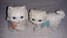 2 HOMCO White Persian Bows Kitty Cats Playful Blue Eyes Kitten Porcelain Figures