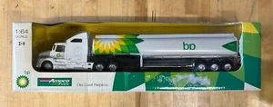 Camión cisterna BP Amoco Fuels réplica fundida a presión escala 1:64 caja original NUEVO - Imagen 1 de 4