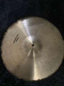 Estampilla de colección Zildjian 18" mediana delgada choque - Viene con soporte - Imagen 1 de 4