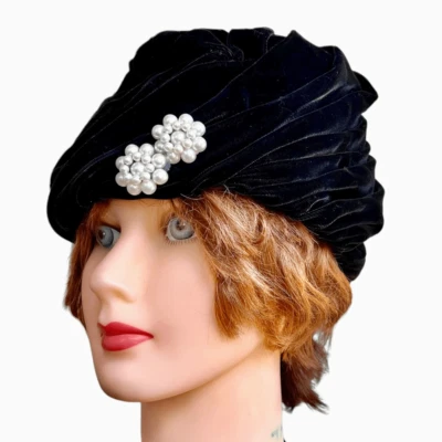 Sombrero de terciopelo negro-Principios de mediados de siglo Jonquil Original” Años 50 Sombrero Cloche de terciopelo negro Foto 1 de 4