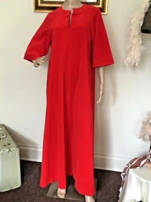 60-е винтажное красное бархатное модное платье для отдыха «Ярмарка тщеславия» - Изображение 1 из 4