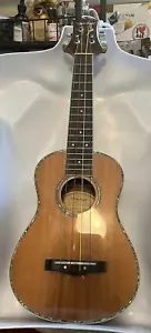 Ukelele da concerto Mitchell MU-70 con corde nuove piano in abete retro in palissandro - Foto 1 di 6