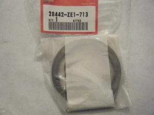 NEW HONDA STARTER SPRING  28442-ZE1-713 - Picture 1 of 1