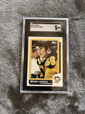 1986-87 Topps #122 Mario Lemieux SGC  5 Pittsburgh Penguins HOF - Image 1 of 2