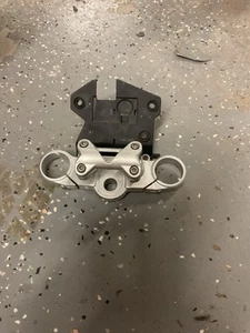 Upper Fork Plate with Riser Aprilia Dorsoduro 750 2011 2008/2016 856498 - Picture 1 of 3