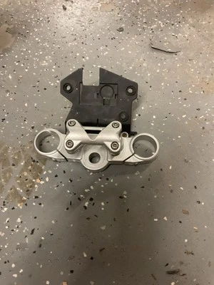 Placa de horquilla superior con elevador Aprilia Dorsoduro 750 2011 2008/2016 856498 Foto 1 de 3