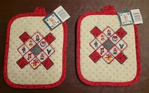 Vintage Set Of 2 Sarah Lynn's Holiday Quilts Christmas Potholders 9"x7" NWT - Picture 1 of 6