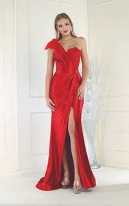 Vestido de noche Royal Queen RQ7962 plisado de satén con un hombro para graduación - Imagen 1 de 1