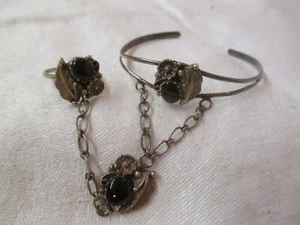 Vintage Navajo Sterling Bracelet Ring chained Set Onyx stones - Picture 1 of 6