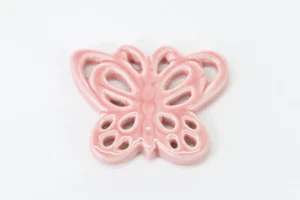 BOMBONIERA MATRIMONIO COMUNIONE CALAMITA FARFALLA PORCELLANA ROSA 5,5x4,5CM - Foto 1 di 3