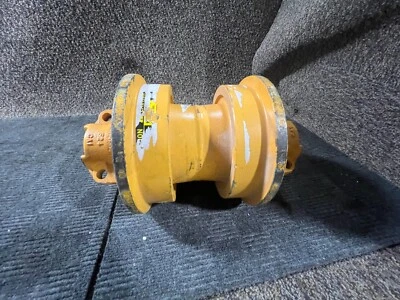 Genuíno OEM John Deere AT322789 Conjunto de Rolo Inferior Trilho de Flange Única - Imagem 1 de 4