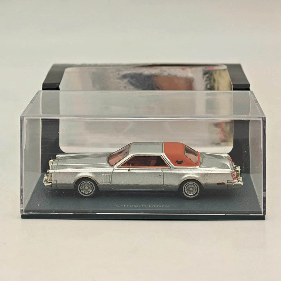 1/87 NEO SCALE MODELS Lincoln Continental Mark V Silver Resin Car Limited - Image 1 of 4