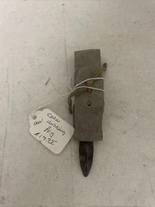 Clavija de herramienta de granja descascarillador de maíz de metal y cuero primitivo antiguo de colección 5" Nuevo de Lote Antiguo - Imagen 1 de 6