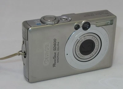 Cámara digital Canon PowerShot SD600 6 MP, zoom óptico 3x (1079B001) Foto 1 de 2