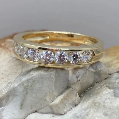 Conjunto de canales de corte redondo de 2 quilates para hombre alianza de boda diamante cultivado en laboratorio oro amarillo de 14 k Foto 1 de 4