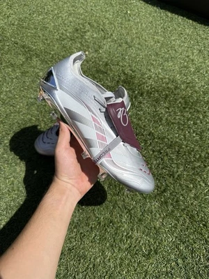 Lengua plegable Adidas Jude Bellingham x Predator 24 League FG MGChromeDream 8,5 Foto 1 de 4