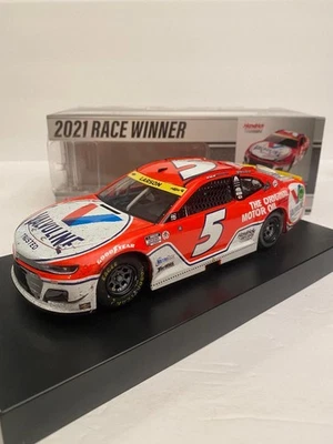 NASCAR 2021 KYLE LARSON #5 VALVOLINE BRISTOL RACE WIN  1/24 CAR - Image 1 of 3