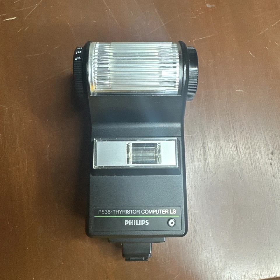 Philips P536 Tiristor CLS X PDA 110 con Sub Flash y Difusor Giratorio Incorporado Foto 1 de 4
