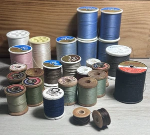 Vintage Wooden Sewing Thread & Spools Belding Coats & Clarks Various Colors Size - Picture 1 of 5