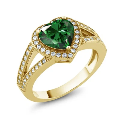 Anillo de plata enchapado en oro amarillo de 18 quilates en forma de corazón nano esmeralda y moissanita Foto 1 de 4
