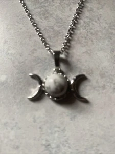TRIPLE MOON GODDESS CRESCENT MOON White Stone On 18”STAINLESS STEEL Chain - Picture 1 of 1