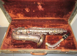 ELKHART IND  VINTAGE USMC SAXOPHONE - C.G. CONN LTD 1914 - Picture 1 of 9
