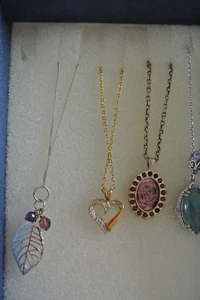 4 off Pendant Necklaces - Picture 1 of 2