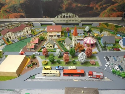 Faller Car-System mit  Fahrzeugen, Straßen und Ampelsystem - Bild 1 von 2