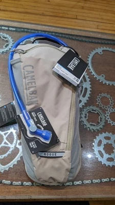 Camelbak Rogue Light 70oz Hydration Backpack Aluminum/Black MTB Bike + dryer NEW - Image 1 of 4