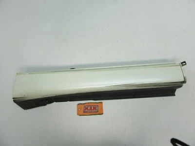 FALDA LATERAL DEL LADO DEL PASAJERO MOLDEADA PANEL BASCULANTE TRASERO DERECHO CUBIERTA INFERIOR BLANCA RR Foto 1 de 4