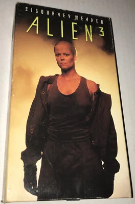 Alien 3 VHS Sigourney Weaver Horror Sci-fi Dark Movie Film Vintage - Image 1 of 3