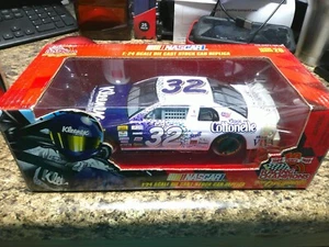 Jeff Green #32 Kleenex COTTONELLE 1999 Chevy Monte Carlo 1:24 CWC NASCAR - Picture 1 of 1