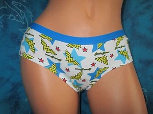 nwt Wonder Woman Super Hero DC Comics Retro Blue Boyshorts Hipster Panties S - Picture 1 of 3