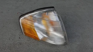 OEM Mercedes R129 SL500 SL320 Right Turn Signal Light 1315106913 - Picture 1 of 3