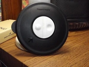 Tupperware B&W rund Ersatz Mikrowelle Entlüftung Dichtung Deckel 4721A-1 - Bild 1 von 2