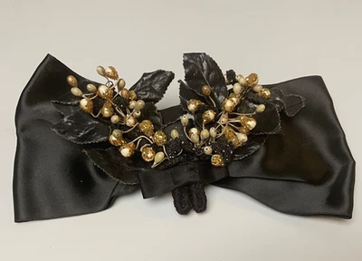 "Lazo de pelo Flora Noaldi Paris de colección para mujer negro satinado pasador dorado floral 8""" Foto 1 de 4