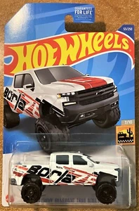 2022 Hot Wheels - #53 19 Chevy Silverado Trail Boss WHITE - Bild 1 von 1