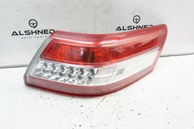 Luz trasera derecha pasajero Toyota Camry 2009-2011 81550-06340 OEM Foto 1 de 4