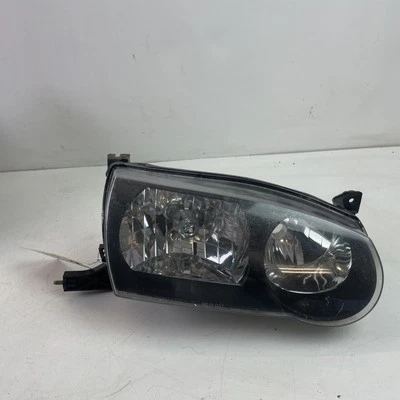 Faro delantero derecho pasajero Toyota Corolla 2001-2002 sedán marca TYC 69846 Foto 1 de 4
