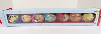 Juego de 7 adornos navideños de Disney Store Alice Dumbo Bambi Pinocho Pooh Foto 1 de 4