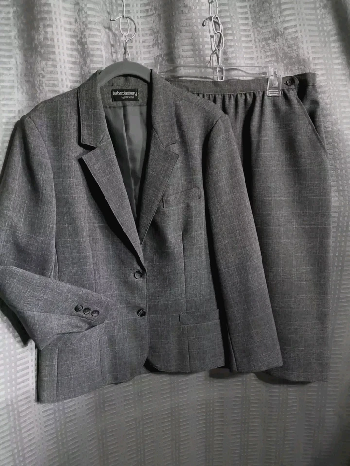 Haberdashery 10 码女式西装裙夹克上衣外套出售 11.99 美元 — 第 1/4 张图片