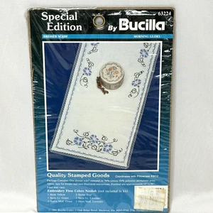 Bucilla Estampado Bordado Cómoda Bufanda Cruz Encaje Borde Mañana Gloria Floral - Imagen 1 de 6