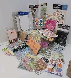 Adesivi Scrapbooking Enorme Lotto Oltre 50 Confezioni Cibo Cowboy Uncinetto Fiori Neve - Foto 1 di 8
