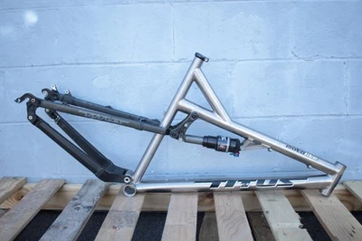Titus Moto Lite 19" 26" Titanium Carbon 135 QR Full Suspension MTB Bike Frame - Image 1 of 4