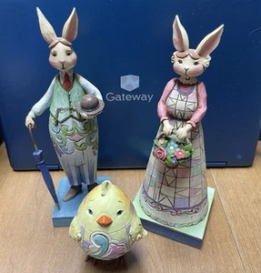 Jim Shore Designs Lot 2008 "Bunny Bright" Gentleman Bunny Figuren & Küken - Bild 1 von 17