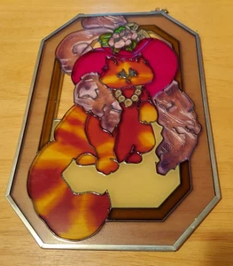 Katze Kätzchen roter Hut Boa Perlen achteckförmig Buntglas Sonnenfänger Made in USA - Bild 1 von 8