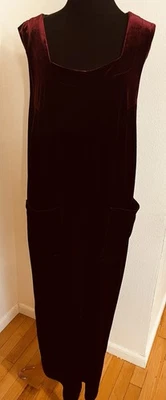 Jersey largo de vacaciones de terciopelo borgoña Stufio Ease 18W PLUS para mujer EE. UU. Foto 1 de 4