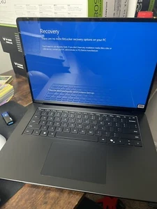 Microsoft Surface Laptop, Copilot+ PC 13" Eli/32/1TB - Schwarz Bitlocker lesen - Bild 1 von 3